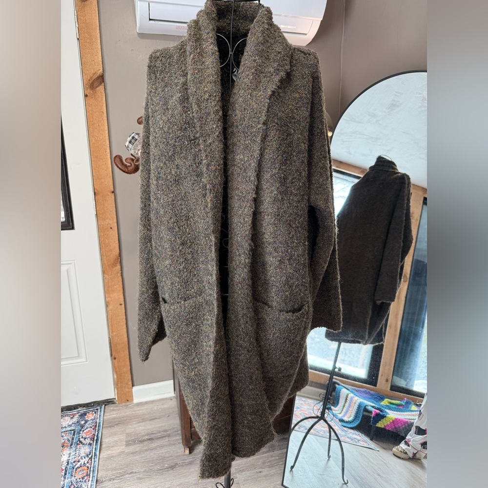 Elegant Women's Wool Cape in Earthy Brown
